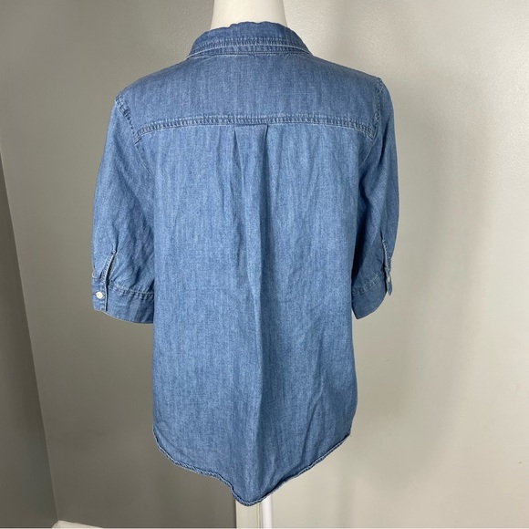 JCrew || Chambray Half Sleeve Button Down Size M - Picture 4 of 7